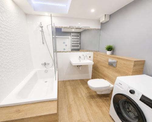 72m2, 3 pokoje, balkon, hala garażowa