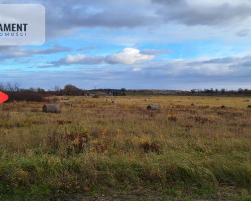 Działka pod zabudowę mieszkaniowo-usługową.
