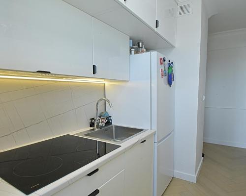 Piękne mieszkanie z balkonem, garderobą i garażem
