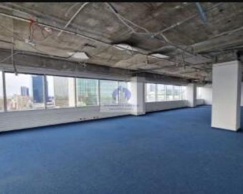 Śródmieście: lokal biurowy 493,15m2 do wynajęcia.