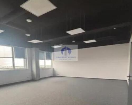 Włochy: lokal biurowy 80,30 m2 do wynajęcia