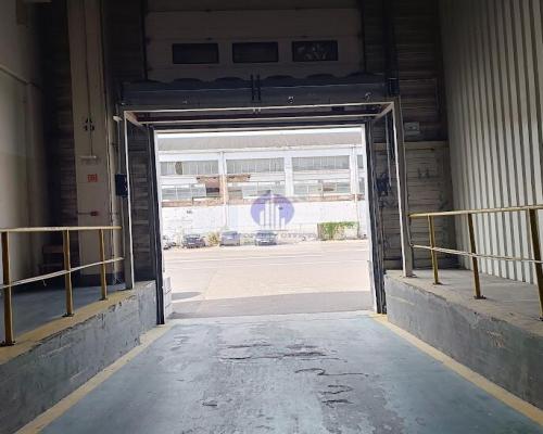 Praga Północ: magazyn 150m2 do wynajęcia