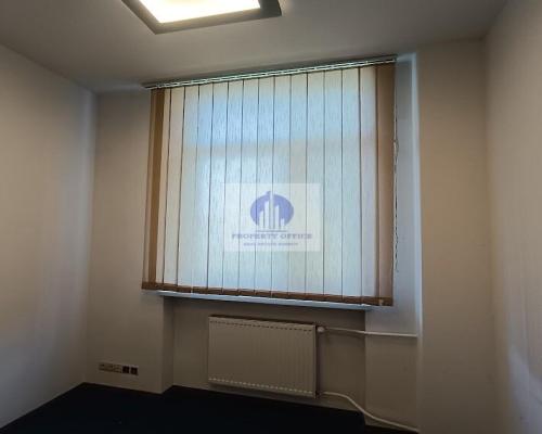 Włochy: lokal biurowy 9,90m2 do wynajęcia