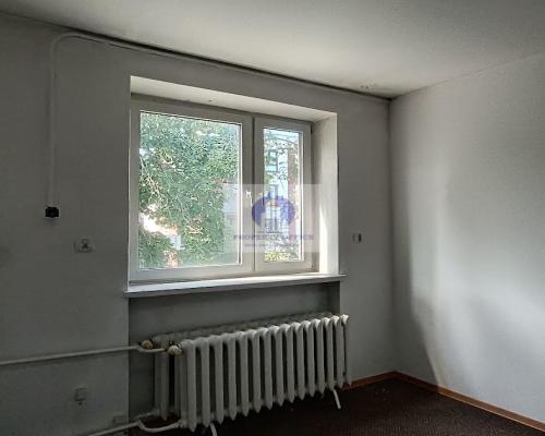 Włochy: lokal biurowy 46,49 m2 do wynajęcia