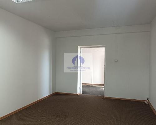 Włochy: lokal biurowy 46,49 m2 do wynajęcia