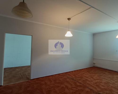 Włochy: lokal biurowy 33,90m2 do wynajęcia