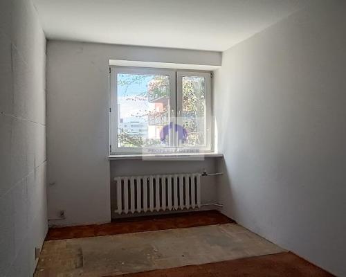 Włochy: lokal biurowy 33,90m2 do wynajęcia
