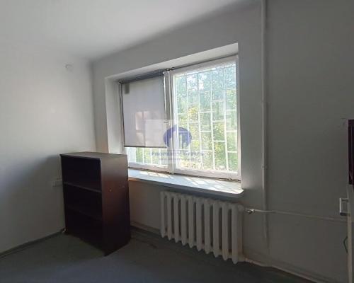 Włochy: lokal biurowy 37,60 m2 do wynajęcia