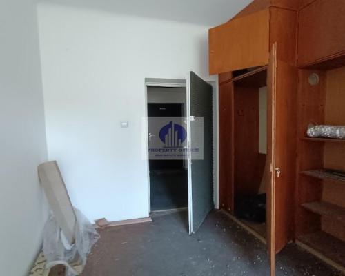 Włochy: lokal biurowy 13,50 m2 do wynajęcia