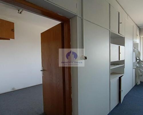 Włochy: lokal biurowy 28,20 m2 do wynajęcia