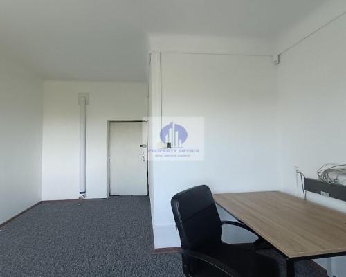 Włochy: lokal biurowy 13,70m2 do wynajęcia