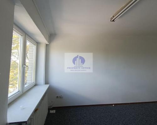 Włochy: lokal biurowy 13,70m2 do wynajęcia