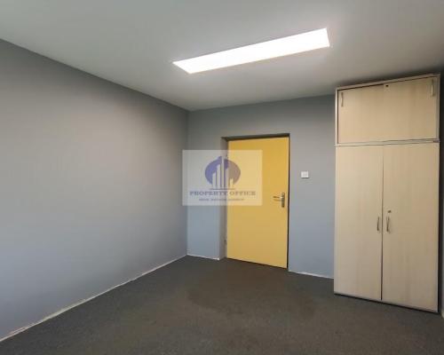 Włochy: lokal biurowy 15,30 m2 do wynajęcia