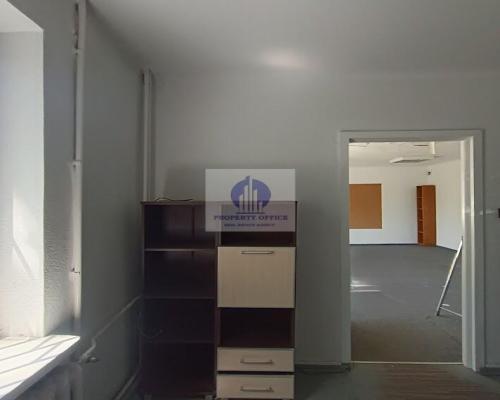 Włochy: lokal biurowy 37,60 m2 do wynajęcia
