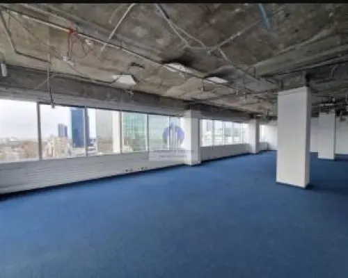 Śródmieście: lokal biurowy 493,15m2 do wynajęcia.