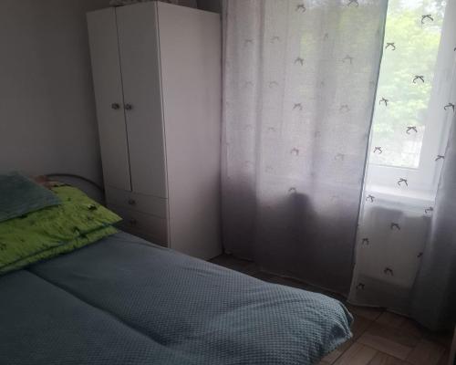 Sprzedam dom 1/2 bliźniaka o powierzchni ok 60m2 na działce 455m2 w Wawrze okolica ul Bronowskiej.Dom parterowy składa się z ku