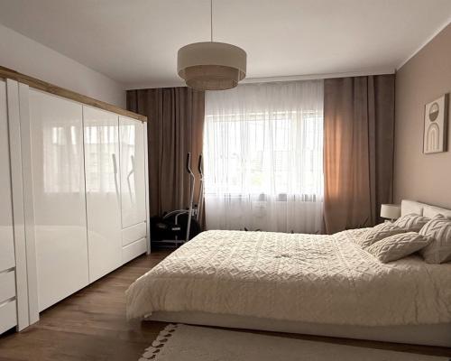 Dom 110 m2, dwa mieszkania, Osiedle Jary