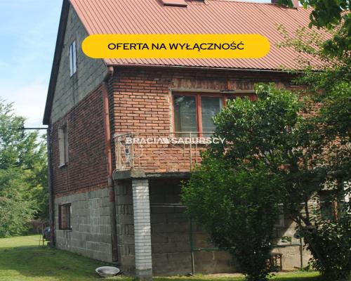 Budynek z lat 70-tych w Targowisku gm.Kłaj