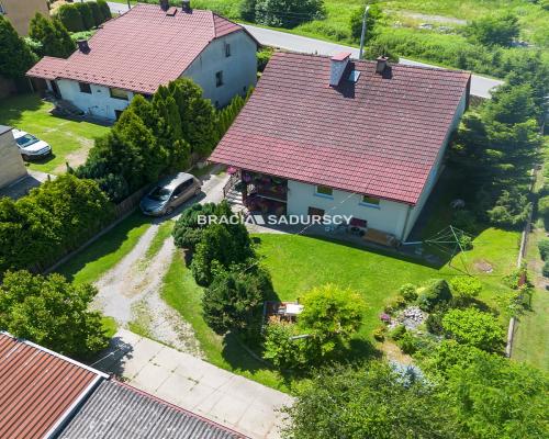 Dom z dużą działką budowlaną. Rzozów 87 arów.