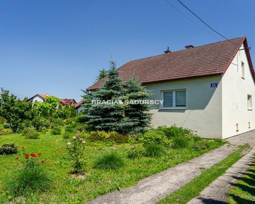 Dom z dużą działką budowlaną. Rzozów 87 arów.