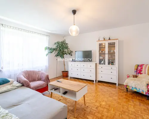 Dom z dużą działką budowlaną. Rzozów 87 arów.