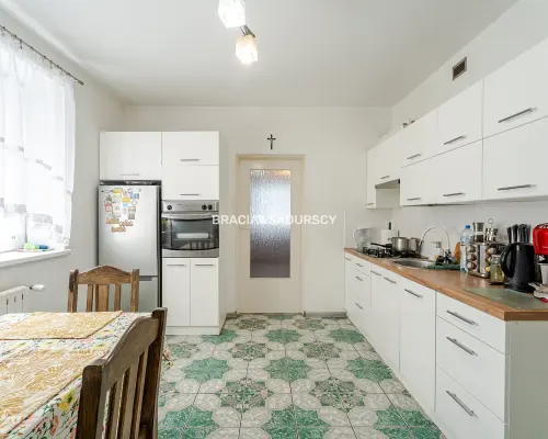 Dom z dużą działką budowlaną. Rzozów 87 arów.