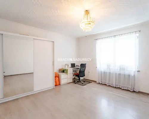 Dom z dużą działką budowlaną. Rzozów 87 arów.