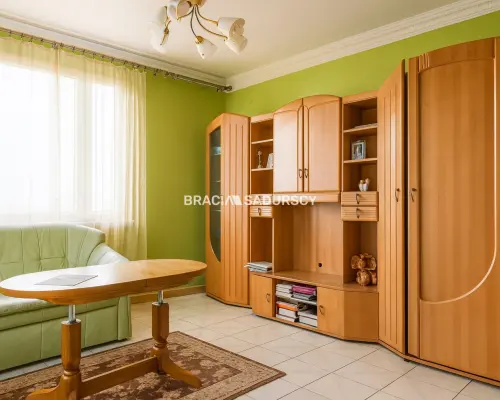 SWOSZOWICE, DOM W ZABUDOWIE BLIŹNIACZEJ, 3 POK