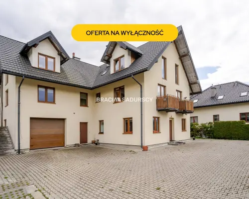 Dom wielorodzinny / pensjonat / Powroźnik
