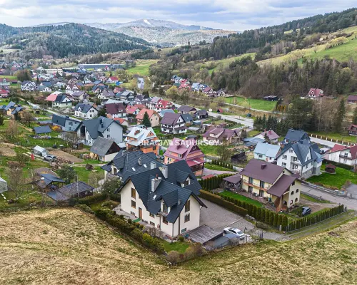 Dom wielorodzinny / pensjonat / Powroźnik