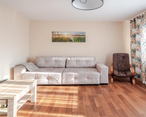 Rząska dom 250 m2 działka 6 arów ocieplony