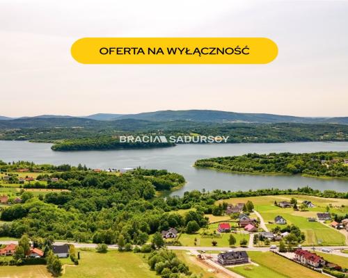 Dom w spokojnej okolicy Jeziora Dobczyckiego.