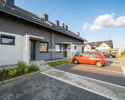 Nowoczesny dom | Ogródek | 2 miejsca postojowe