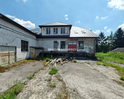Inwestycja z Duszą i Potencjałem: Dawna Mleczarnia o Powierzchni 750 m² blisko Stoku Narciarskiego (Sławice Szlacheckie, g