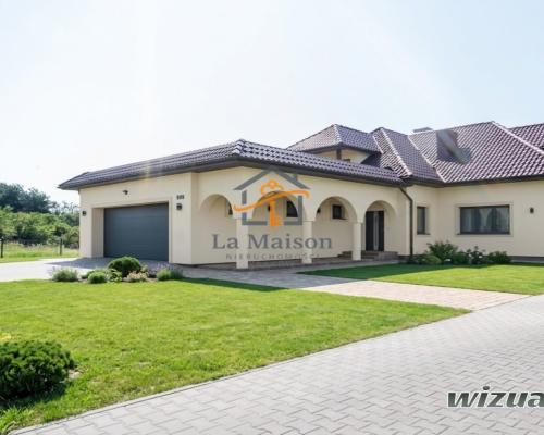 Wolnostojący dom do wykończenia. Działka 31 ar