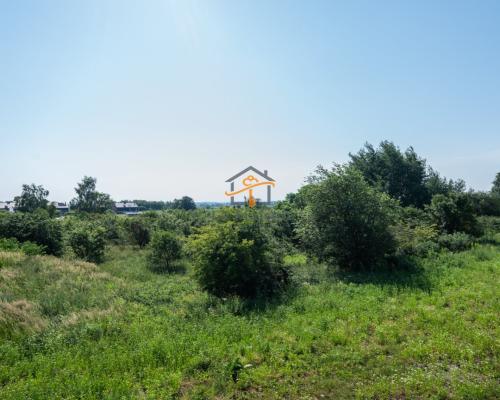 Wolnostojący dom do wykończenia. Działka 31 ar