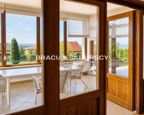Luksusowy dom na wynajem - Buków, gmina Mogilany | 280 m² | ogród | wysoki standard   Do wynajęcia wyjątko