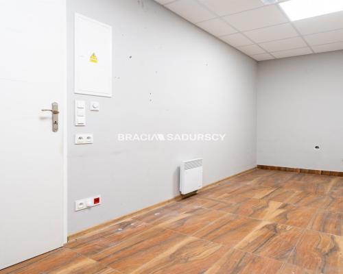 Lokal 135m2 front parter Kurdwanów