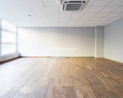 Lokal 135m2 front parter Kurdwanów