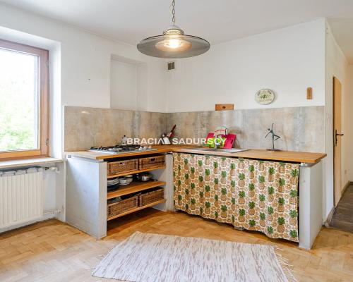 Lokal usługowy z domem mieszkalnym
