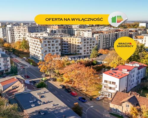 Lokal mieszkalno-usługowy w centrum.