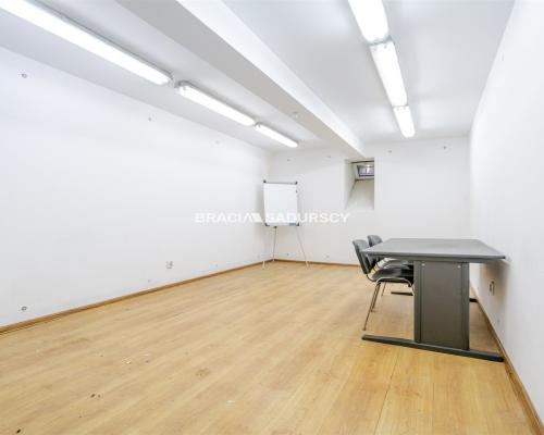 lokal 76m2, Kremerowska przy Karmelickiej