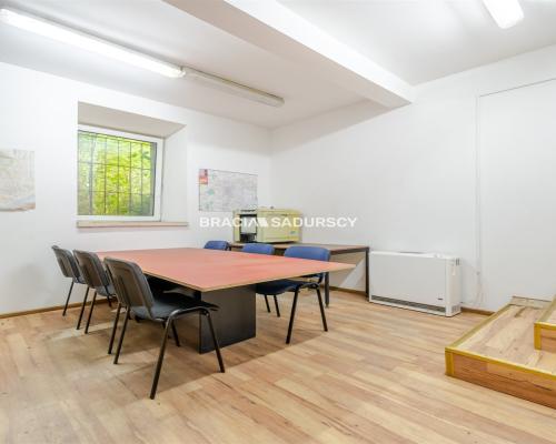 lokal 76m2, Kremerowska przy Karmelickiej