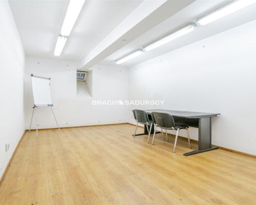 lokal 76m2, Kremerowska przy Karmelickiej
