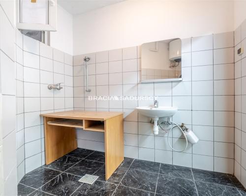 lokal 76m2, Kremerowska przy Karmelickiej