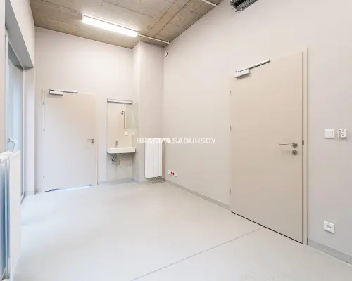 Nowoczesny budynek medyczno-usługowy | Kurdwanów