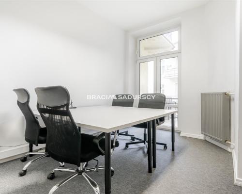 Przestronne biuro 140 m² w centrum Krakowa - ul. Lubicz  Szukasz świetnie skomunikowanego miejsca na siedzibę swojej fir