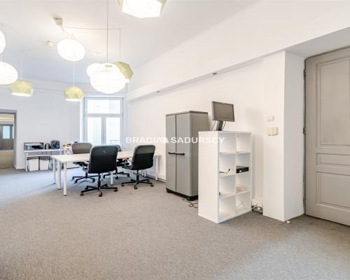 Przestronne biuro 140 m² w centrum Krakowa - ul. Lubicz  Szukasz świetnie skomunikowanego miejsca na siedzibę swojej fir