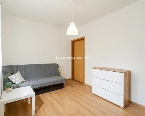 KLIMATYCZNE, ZADBANE 3-POKOJOWE Z BALKONEM