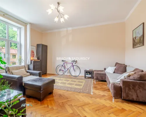 Kraków - Zwierzyniec / Salwator  2 oddzielne pokoje  65,59 m2  kamienica blisko Błoń i Lasku Wolskiego     Na sprzedaż